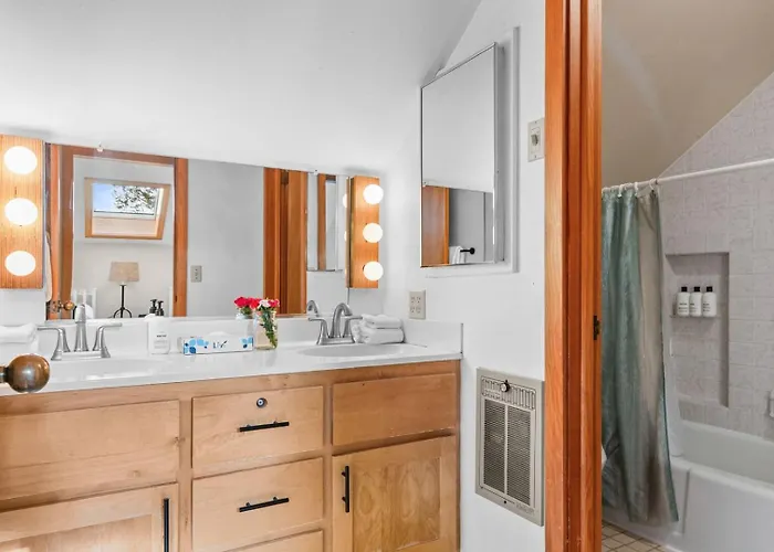 Rmr: Stock House In Teton Village