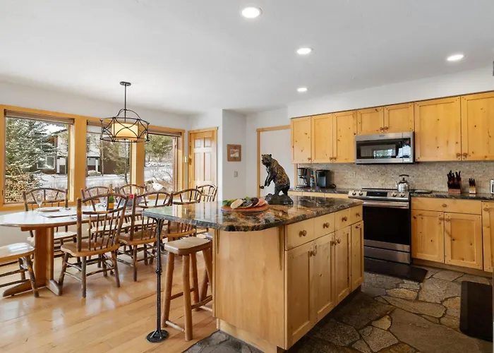 Rmr: Three Bear Tracks Home In Teton Village
